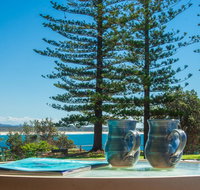 PERFECTLY POSITIONED BEACHFRONT APARTMENT-GREAT LOCATION WITH OCEAN VIEWS - New Castle Holiday