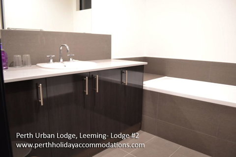 Perth Urban Lodge - New Castle Holiday 3