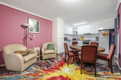 Pet Friendly Home - Pool & Parking - Tennis Court - New Castle Holiday 2