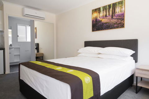 Petrie Mill Motel - New Castle Holiday 0