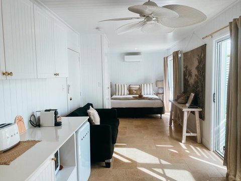 Pineapple Studio Byron Bay - New Castle Holiday 1
