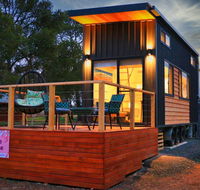 Pink Lake Tiny House - New Castle Holiday
