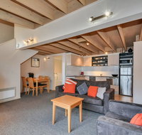 Pinot - New Castle Holiday