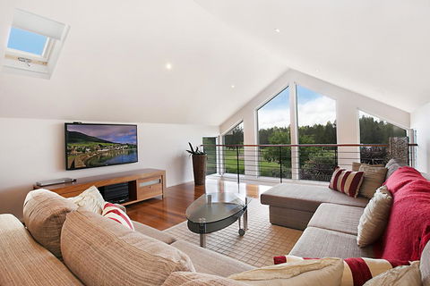 Play A Round - New Castle Holiday 2