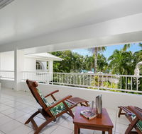 Poolside Apt in Alamanda Beachfront Resort 88 - New Castle Holiday