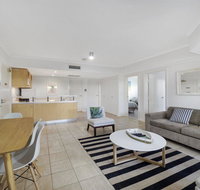 Poolside at Iluka Resort Apartments - New Castle Holiday