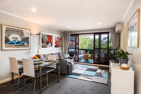 Poolside Sydney 1 Bedroom Apartment - New Castle Holiday 0