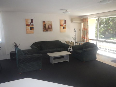 Portsea 16 14 Surf Street - New Castle Holiday 1
