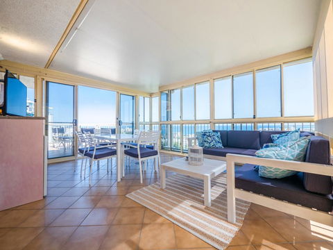 Portside Unit 8, 18 Queen Street - New Castle Holiday 0