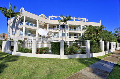 Position Perfect - New Castle Holiday 3