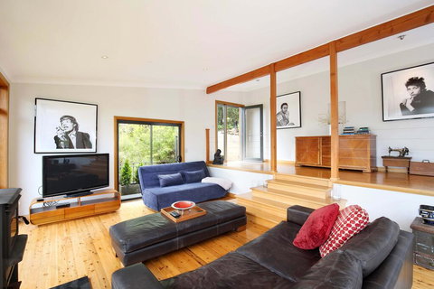 Postcards From The Edge - New Castle Holiday 2