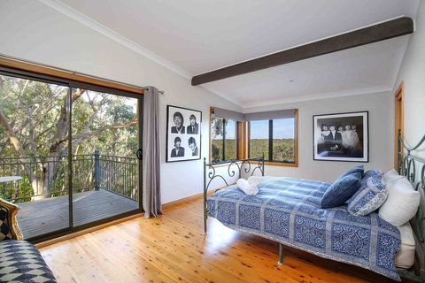 Postcards From The Edge - New Castle Holiday 3