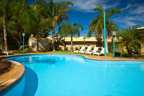 Potshot Hotel Resort - New Castle Holiday 3
