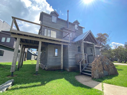 Powderkeg-DPA - New Castle Holiday 0