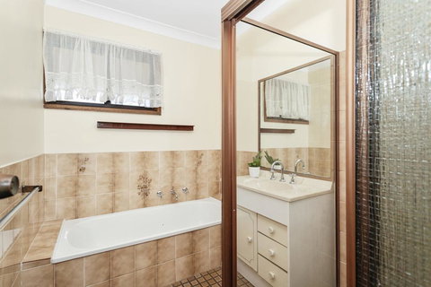 Powell 1A - New Castle Holiday 1