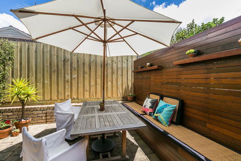 Pride Street Unit 1-13 - New Castle Holiday 0