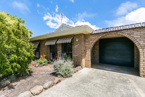 Pride Street Unit 1-13 - New Castle Holiday 3