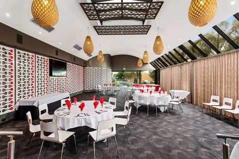 Quality Hotel Taylors Lakes - New Castle Holiday 3