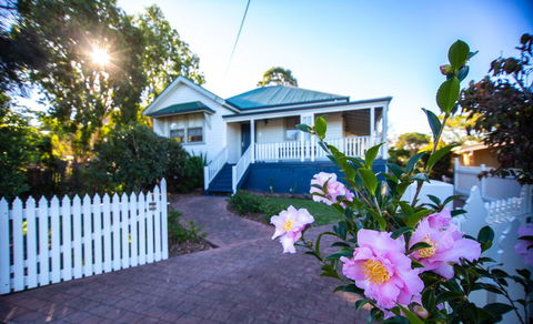 Queen Bee Cottage, Milton - New Castle Holiday 0
