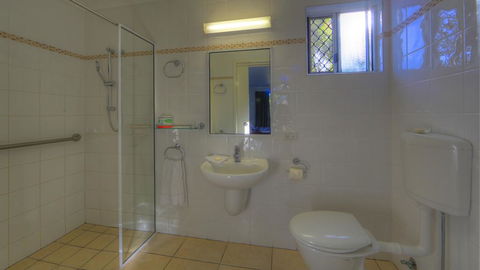 Queens Beach Tourist Village - New Castle Holiday 3