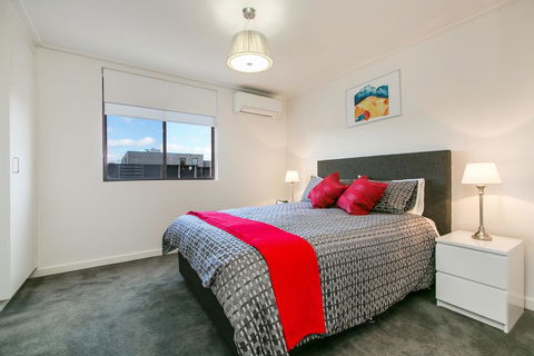 Quiet Comfort In South Yarra - New Castle Holiday 2