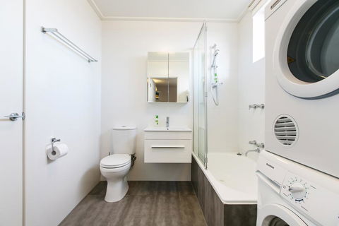 Quiet Comfort In South Yarra - New Castle Holiday 3