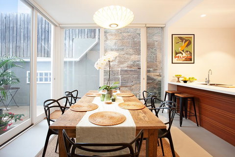 Quiet Family Home With Garden Courtyard Near Cafes - New Castle Holiday 1