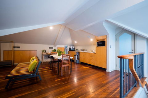 Quiet Private Studio In Strathfield With Kitchenette And Private Bathroom 3min To Station Sleeps 6 - New Castle Holiday 0