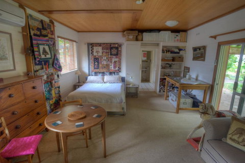 Quilters Studio - New Castle Holiday 3