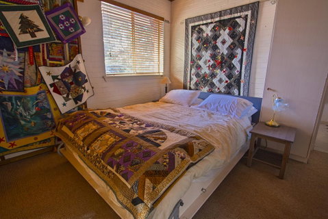 Quilters Studio - New Castle Holiday 2