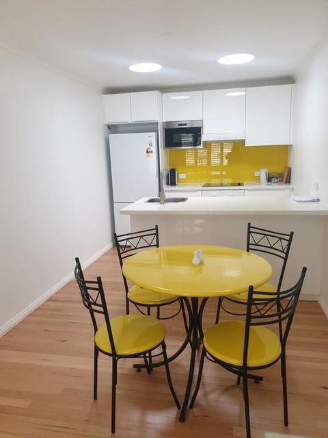 Race Course Apartments - New Castle Holiday 3