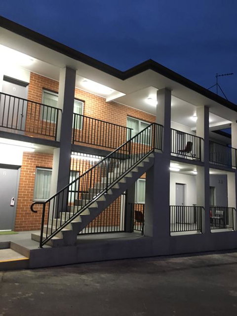 Rainbow Motel - New Castle Holiday 3