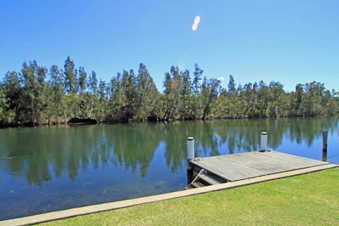 Ranu House - Waterfront - New Castle Holiday 0