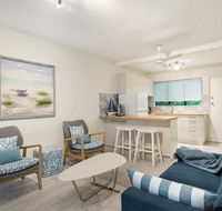Rare Modern Unit with Private Fenced garden Close to The Beach PC3 - New Castle Holiday