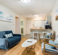 Rare Modern Unit with Private Fenced garden Close to The Beach PC4 - New Castle Holiday