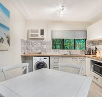 Rare Modern Unit with Private Fenced garden Close to The Beach PC5 - New Castle Holiday