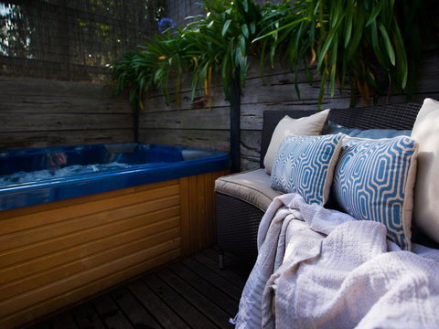 Ravenswood - New Castle Holiday 3