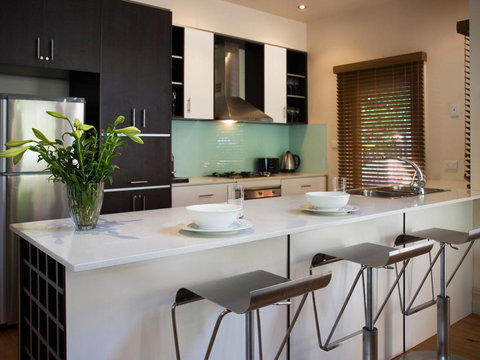 Ravenswood - New Castle Holiday 0