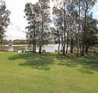Ray of Sunshine - Waterfront Reserve - New Castle Holiday