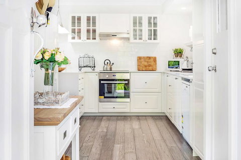 Red Gum Cottage - New Castle Holiday 1