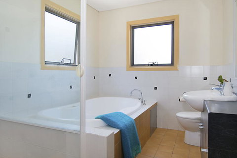 Reef - Located At Lennox Head - New Castle Holiday 2