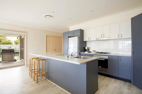 Refresham - New Castle Holiday 3