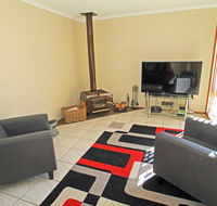Relax and Unwind in Badgee - New Castle Holiday