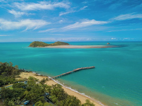 Relax In Palm Cove - New Castle Holiday 3