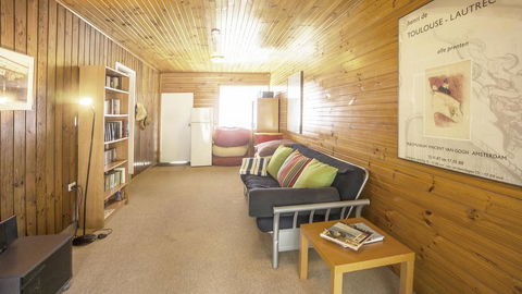 Rennies Retreat-Bushland & Ocean Views - New Castle Holiday 1