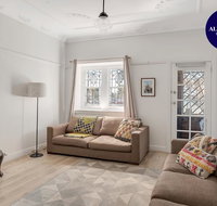 Renovated Brighton Beach Stay Home - New Castle Holiday