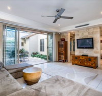 Resort Living with Private Pool sleeps 8 - New Castle Holiday
