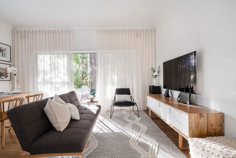 Restful Allawah Retreat Near Sydney Airport - New Castle Holiday 0