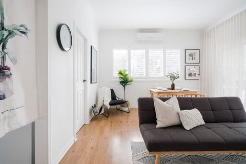 Restful Allawah Retreat Near Sydney Airport - New Castle Holiday 2