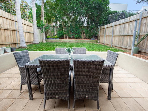 RIPPLES-hosted By:L'Abode Accommodation - New Castle Holiday 1